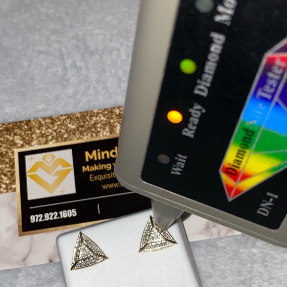 10k solid gold real diamond triangle custom designed earrings, FREE APPRAISAL! - Picture 5 of 8